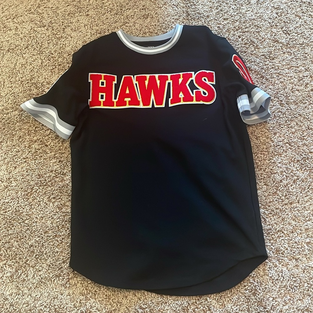 Atlanta Hawks pull over jersey